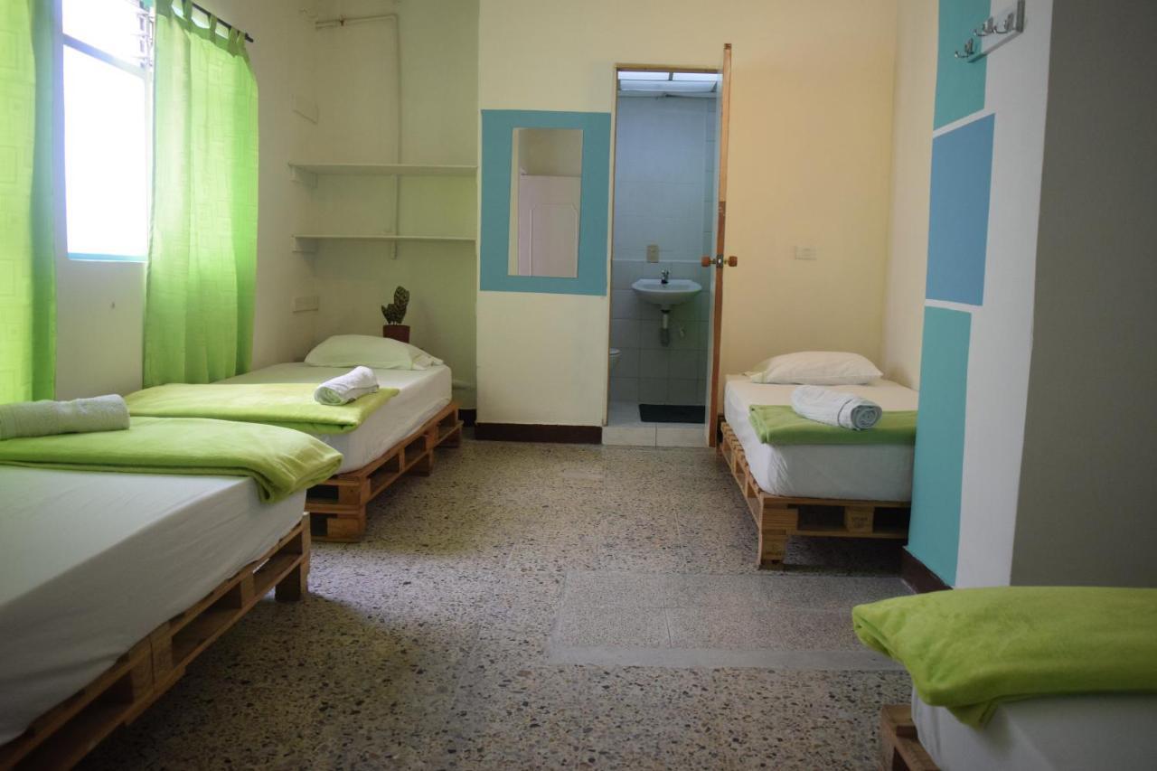 Hostal Rich Μεντεγίν Εξωτερικό φωτογραφία