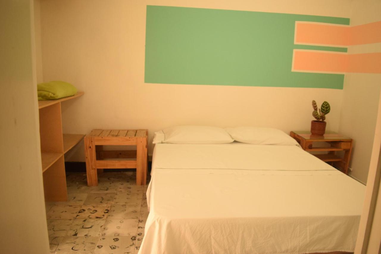 Hostal Rich Μεντεγίν Εξωτερικό φωτογραφία