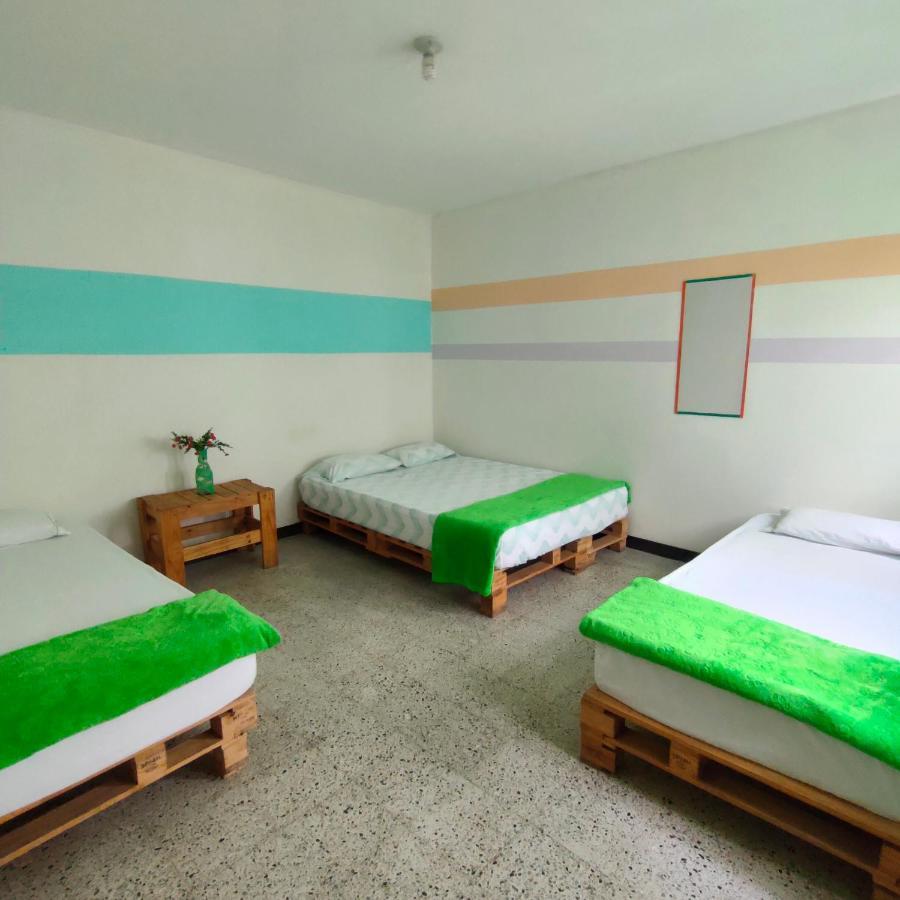 Hostal Rich Μεντεγίν Εξωτερικό φωτογραφία