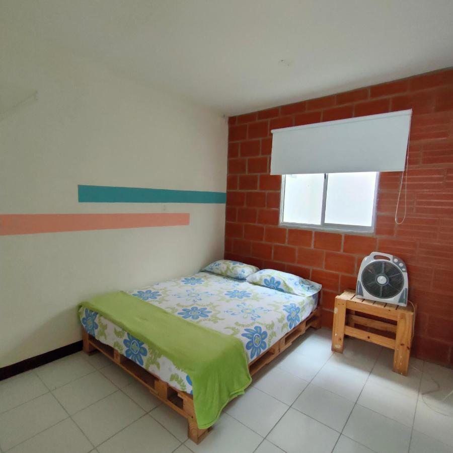 Hostal Rich Μεντεγίν Εξωτερικό φωτογραφία