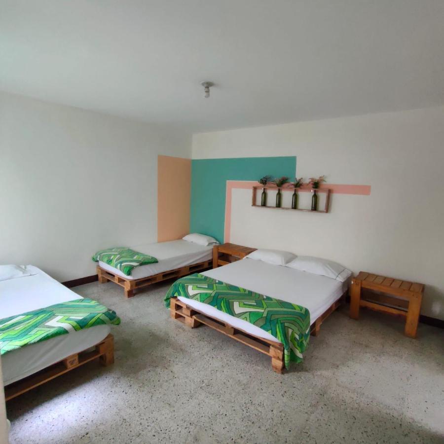 Hostal Rich Μεντεγίν Εξωτερικό φωτογραφία