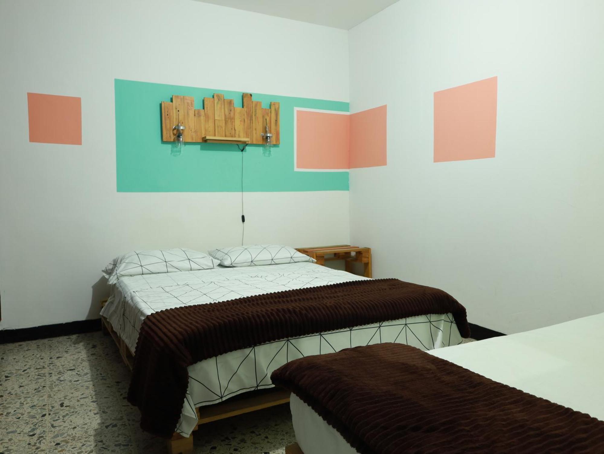 Hostal Rich Μεντεγίν Εξωτερικό φωτογραφία