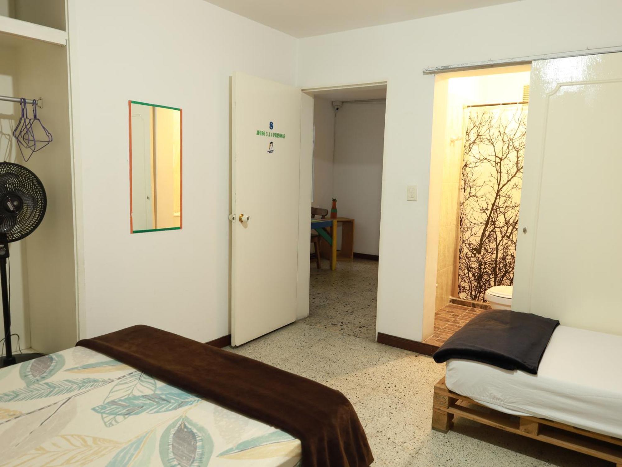 Hostal Rich Μεντεγίν Εξωτερικό φωτογραφία