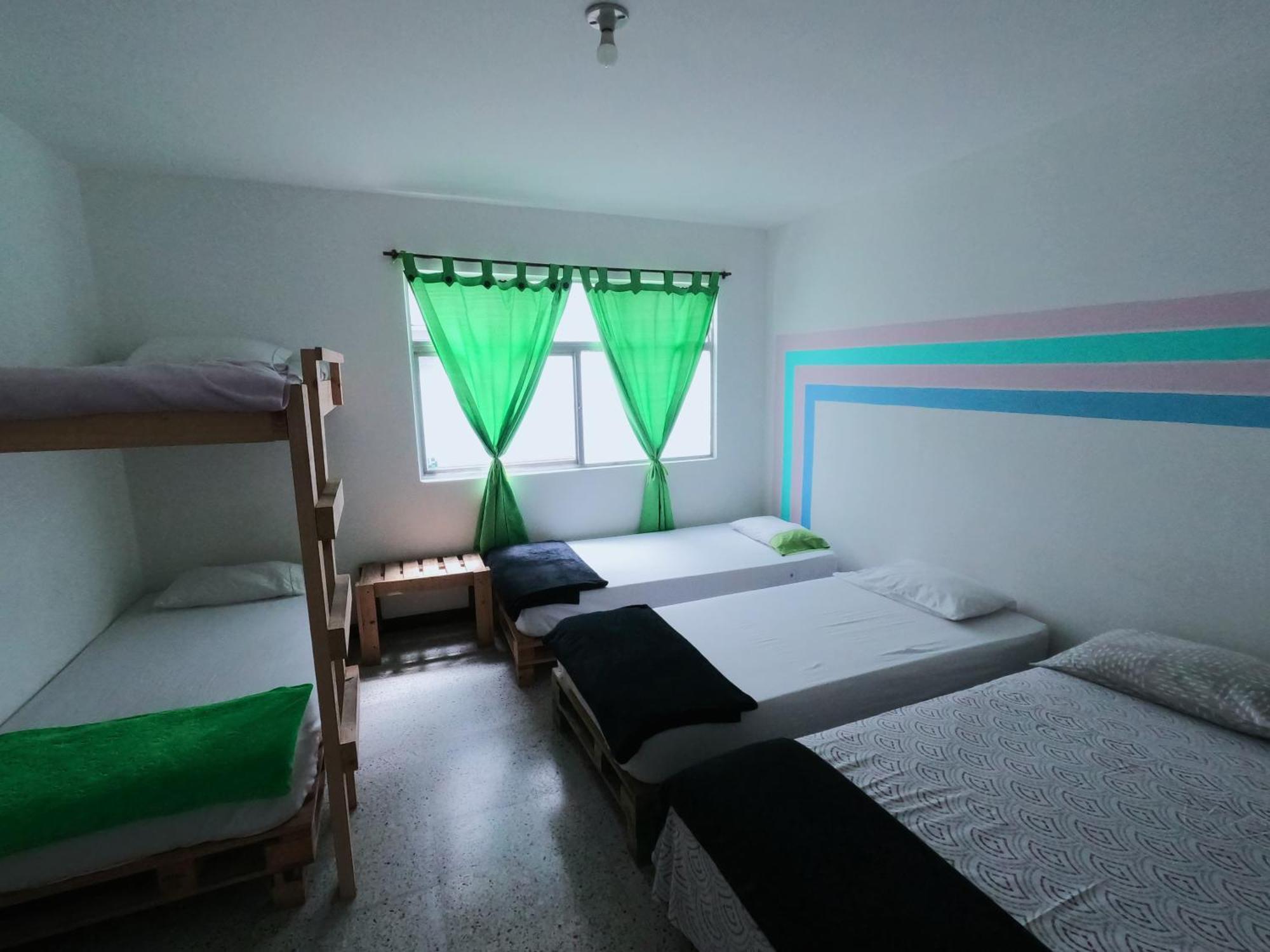 Hostal Rich Μεντεγίν Εξωτερικό φωτογραφία