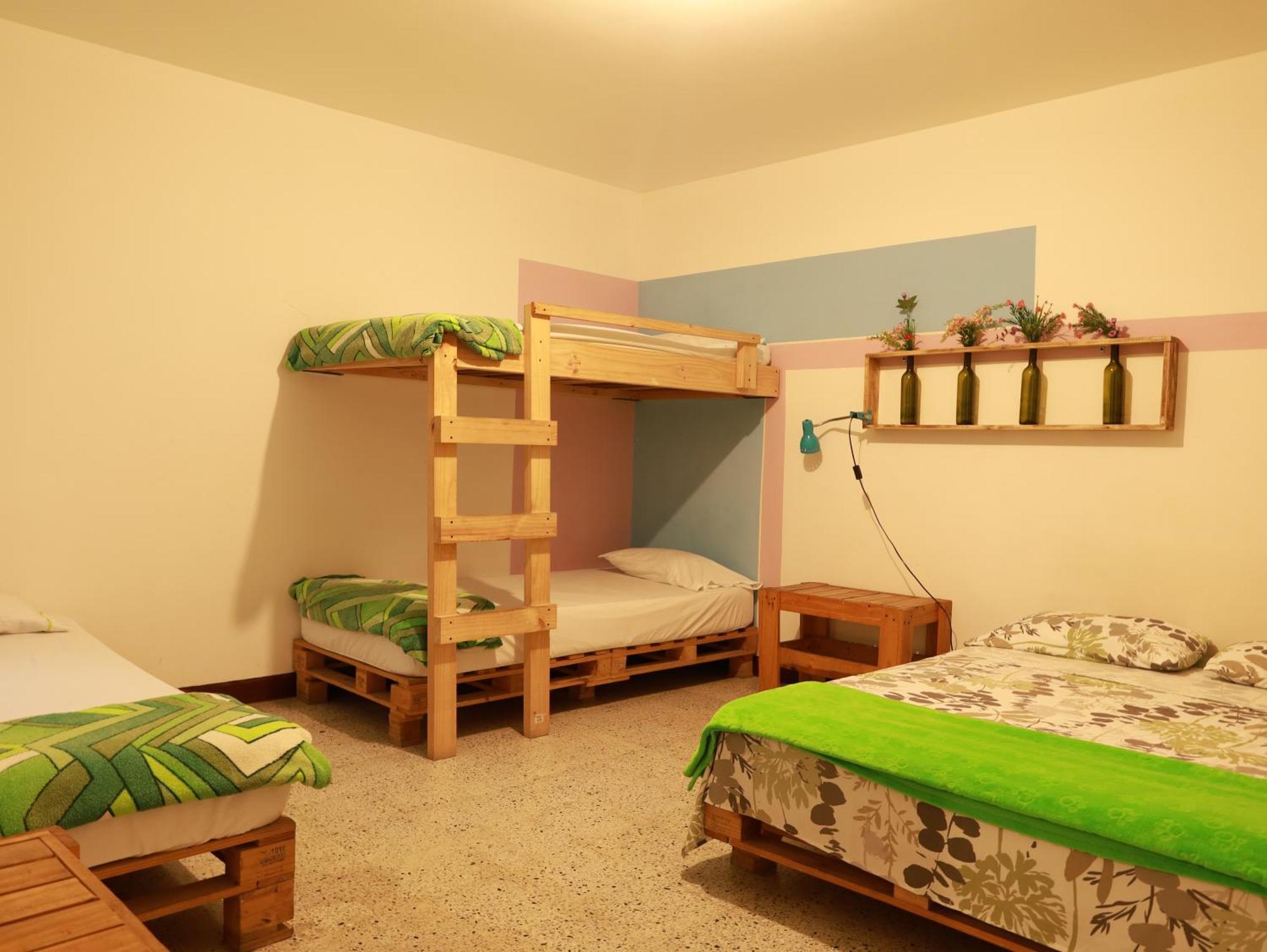 Hostal Rich Μεντεγίν Εξωτερικό φωτογραφία