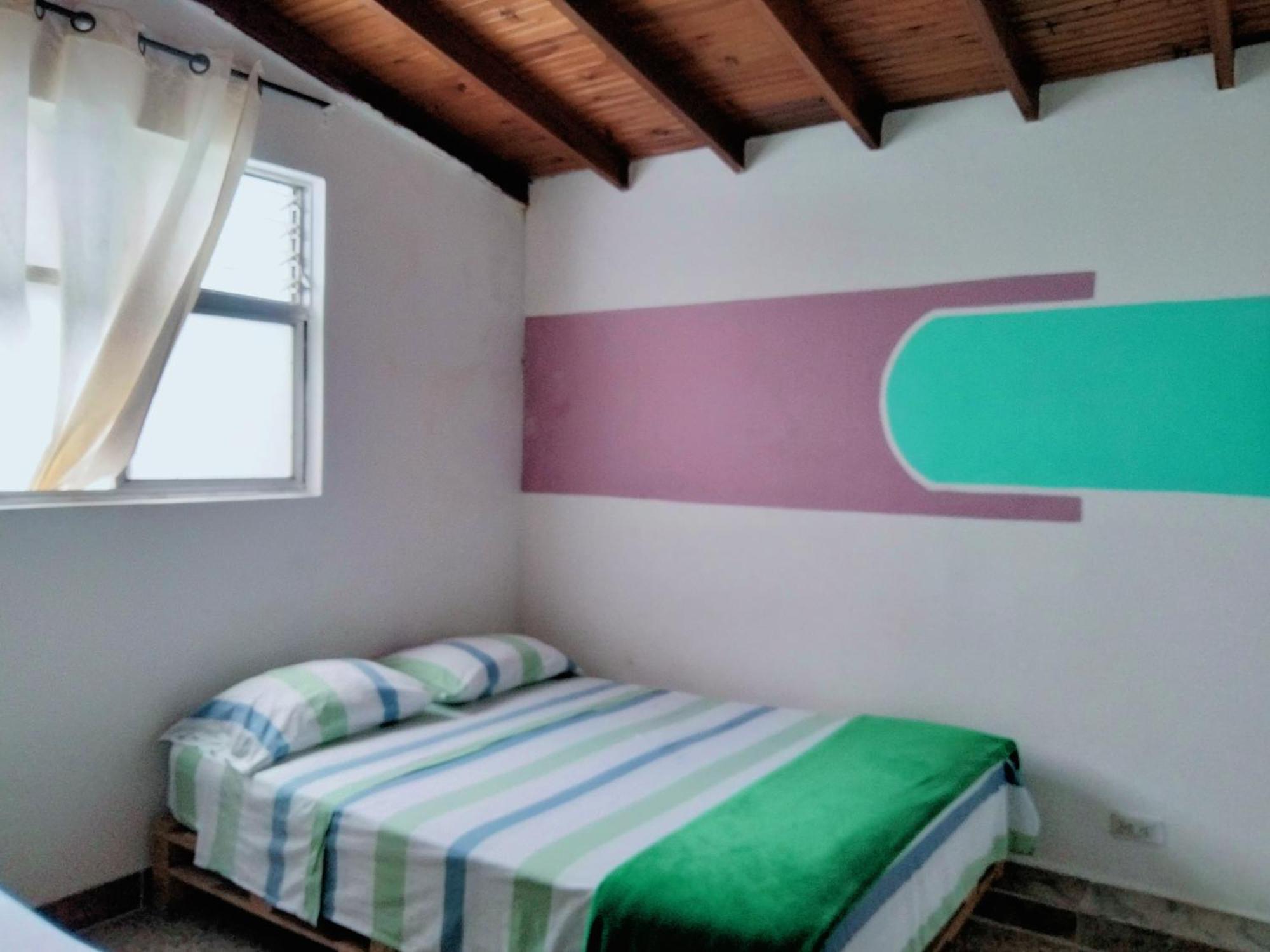 Hostal Rich Μεντεγίν Εξωτερικό φωτογραφία