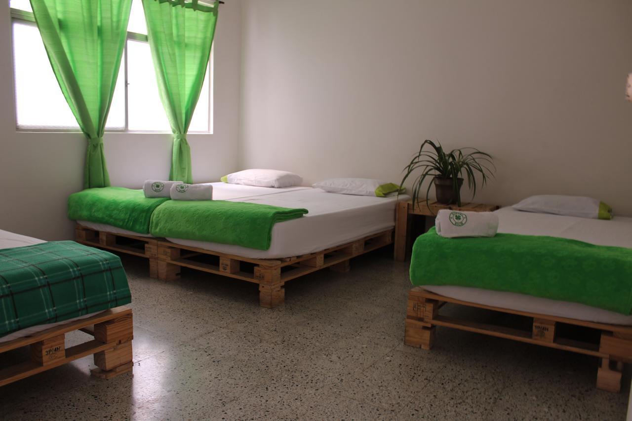 Hostal Rich Μεντεγίν Εξωτερικό φωτογραφία