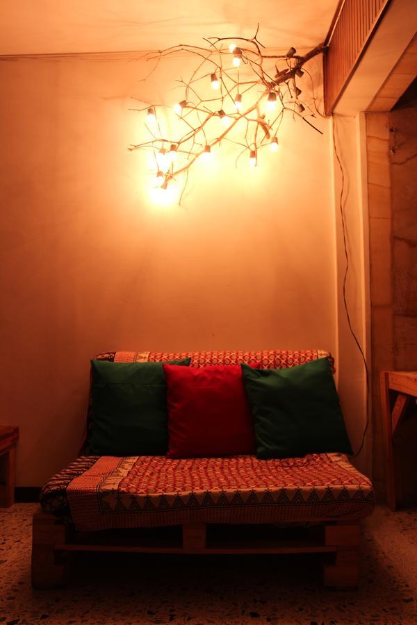 Hostal Rich Μεντεγίν Εξωτερικό φωτογραφία