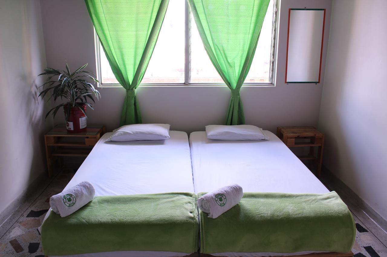 Hostal Rich Μεντεγίν Εξωτερικό φωτογραφία