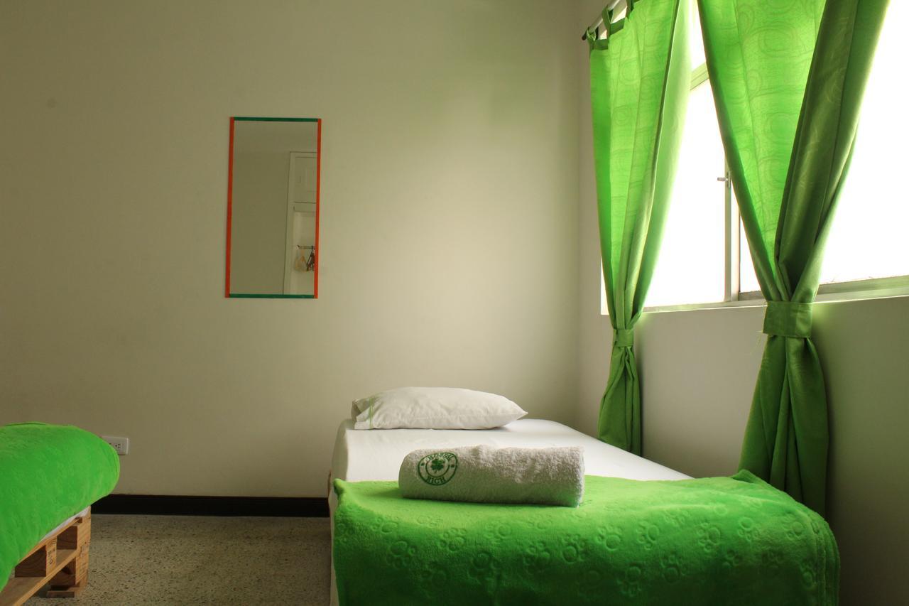 Hostal Rich Μεντεγίν Εξωτερικό φωτογραφία