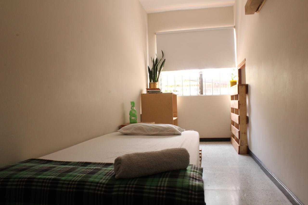 Hostal Rich Μεντεγίν Εξωτερικό φωτογραφία