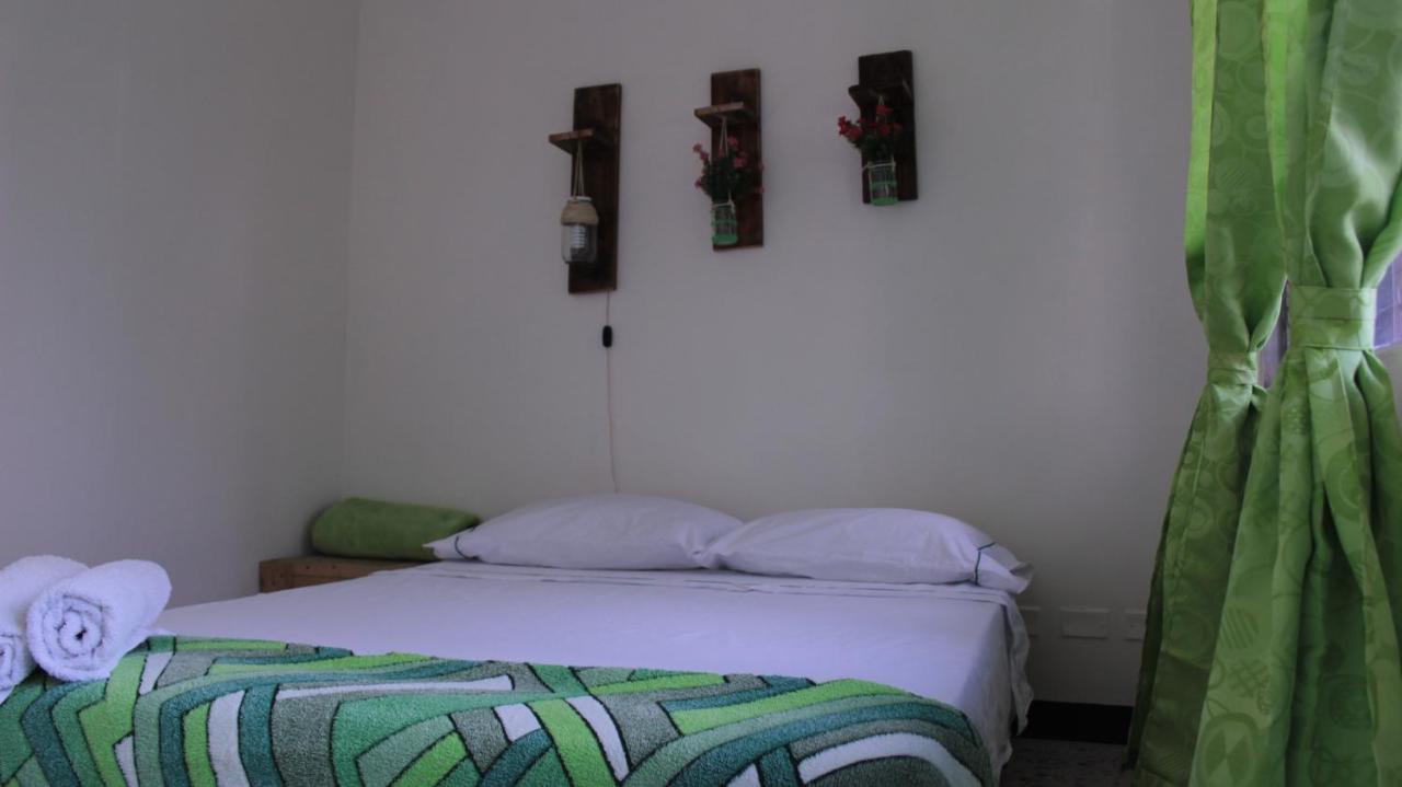 Hostal Rich Μεντεγίν Εξωτερικό φωτογραφία